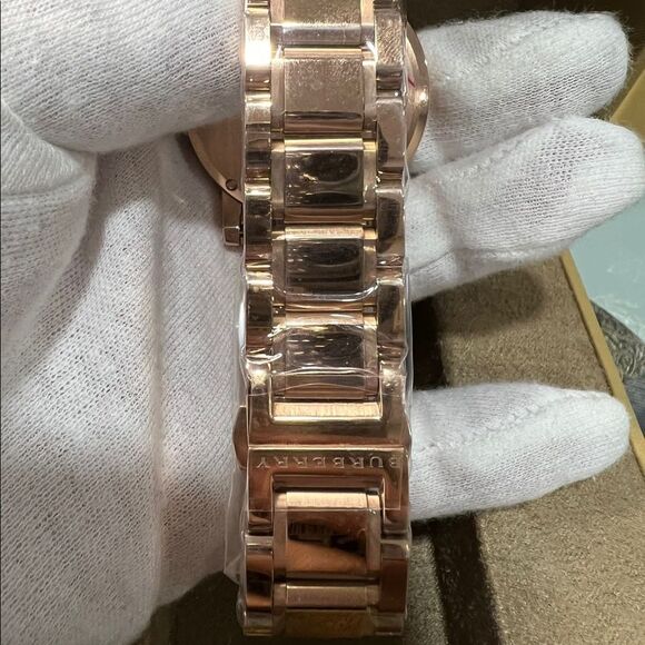 NIB Brown Dial Rose Gold Burberry Watch - Picture 7 of 16